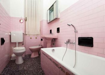 Comment rafraîchir une vieille salle de bain ?