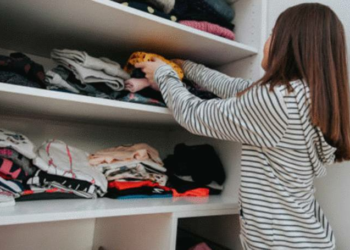 Comment ranger les vêtements dans un magasin ?