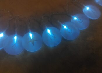 Comment recoller une guirlande LED ?