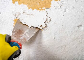 Comment recouvrir des murs abîmés ?