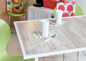 Comment recouvrir le plateau d'une table ?