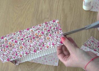 Comment recouvrir une malle de tissu ?