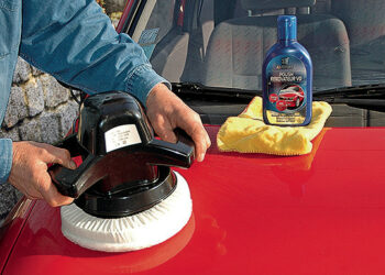 Comment redonner de la couleur au plastique ?