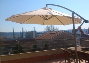 Comment refaire la toile d'un parasol ?