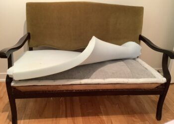 Comment refaire un fauteuil avec de la mousse ?