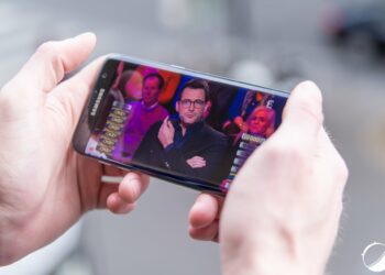 Comment regarder la TV dans son lit ?