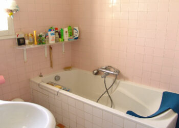 Comment relooker une vieille salle de bain ?