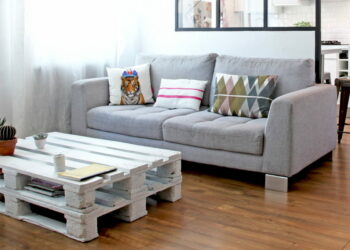 Comment rendre un canapé moche beau ?