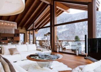 Comment rendre un salon blanc chaleureux ?