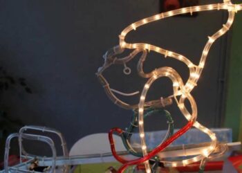 Comment réparer une guirlande LED de Noël ?