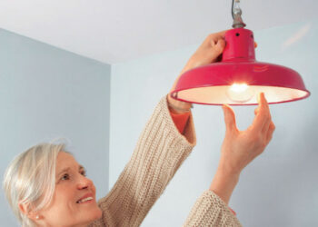 Comment repeindre un luminaire en métal ?