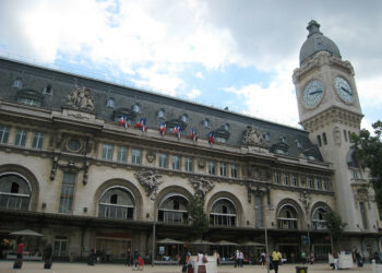 Comment s'appelle la gare de Paris ?