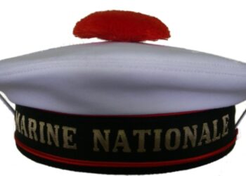 Comment s'appelle le chapeau d'un capitaine ?