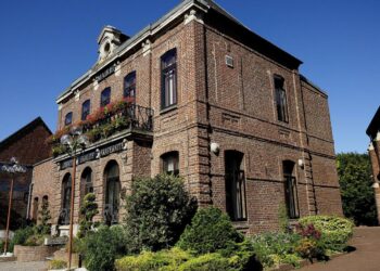 Comment s'appellent les habitants de Villeneuve-loubet ?