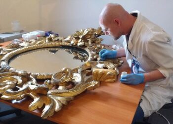 Comment savoir si un miroir grossi ?