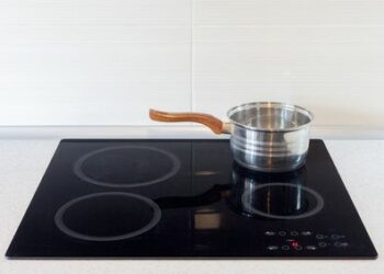 Comment savoir si une casserole est compatible avec l'induction ?