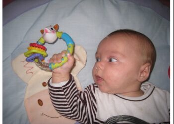 Comment se comporter avec un bébé de 18 mois ?