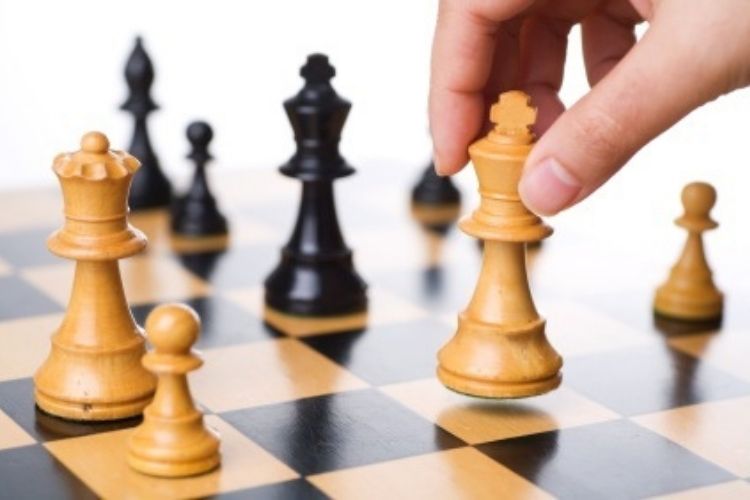 Comment se déplace le pion aux échecs