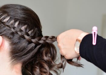 Comment se faire une tresse simple toute seule ?