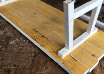 Comment stabiliser une table haute ?