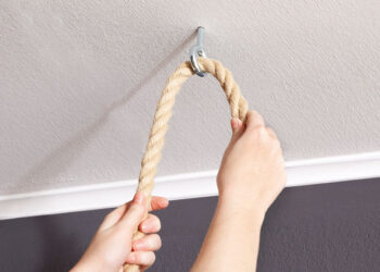 Comment suspendre au plafond sans faire de trou ?