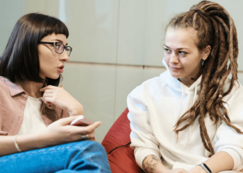 Comment traiter quelqu'un de con ?