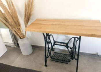 Comment transformer une machine à coudre en table ?
