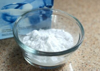 Comment utiliser le bicarbonate de soude sur du bois ?