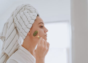 Comment utiliser rouleau massage visage ?