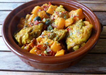 Comment utiliser un plat à tajine au four ?