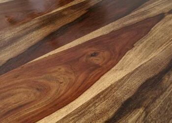 Does mango wood get darker?