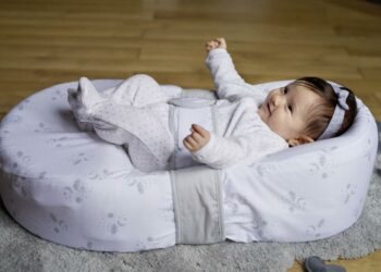 Est-ce que bébé peut dormir dans un nid d'ange ?