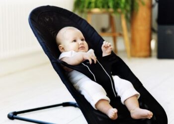 Est-ce que bébé peut dormir dans un transat ?