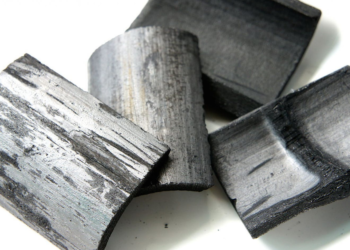 Est-ce que le charbon filtre le calcaire ?