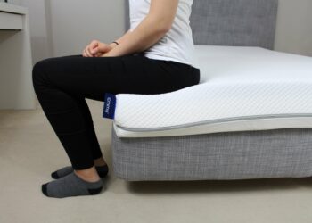 Est-ce que le matelas Emma est fermé ?