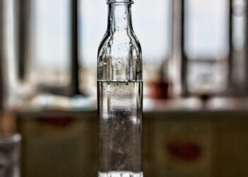 Est-ce que le vinaigre blanc abîmé le bois ?