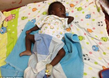 Est-ce qu'un bébé s'habitue aux bras ?