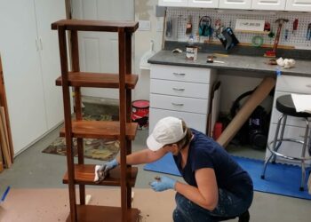 How do I make a 2x4 plant stand?