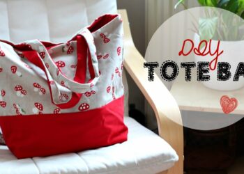 How do you read a tote bag?