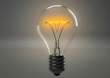 Où a été créé la lampe à incandescence ?