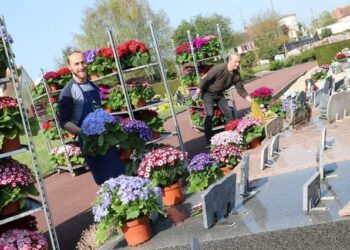 Pourquoi fleurir les tombes aux Rameaux ?