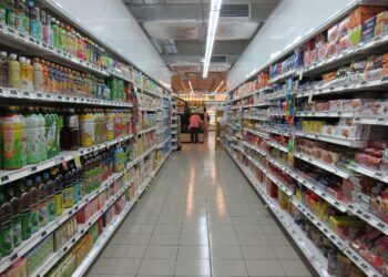 Pourquoi les magasins sont ouverts le dimanche ?