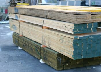 Pourquoi ne pas brûler du bois traité ?