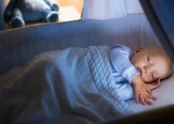 Pourquoi ne pas incliner lit bébé ?