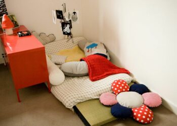 Pourquoi un lit au sol bébé ?
