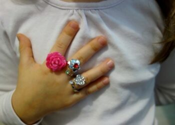 Quand Sait-on qu'on doit changer de taille de vêtements de bébé ?