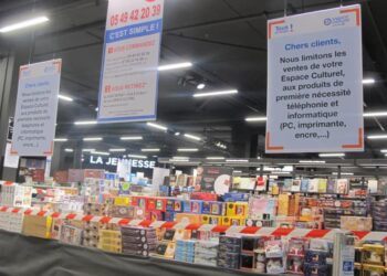 Quand ferme les magasins non essentiel ?