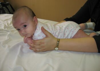 Quand mettre un bébé sur le ventre ?