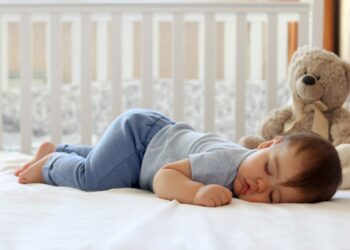 Quel âge changer lit bébé ?