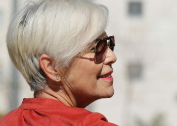 Quel bijoux offrir à une femme de 50 ans ?